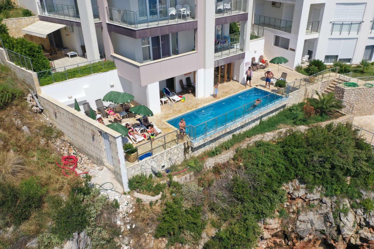 First Line Of The Sea 1 Apartman Dobra Voda Kültér fotó