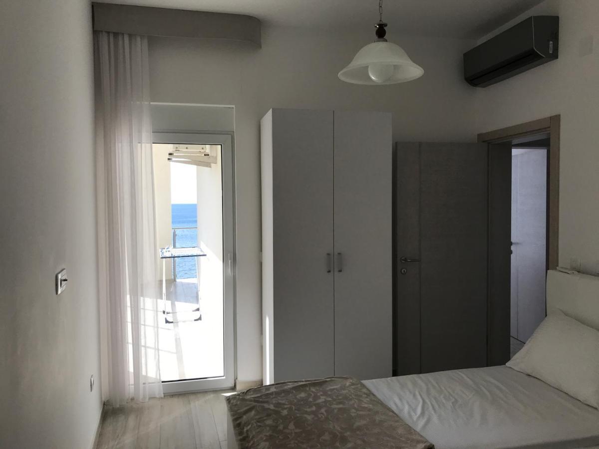 First Line Of The Sea 1 Apartman Dobra Voda Kültér fotó